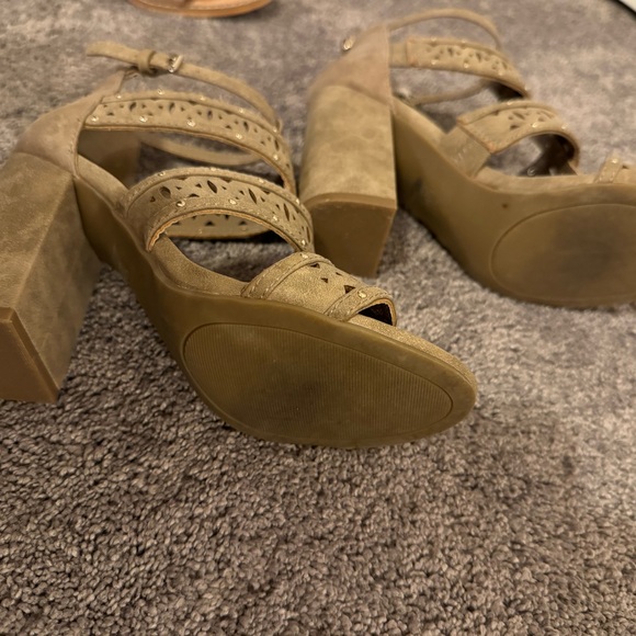 G by Guess Women’s Heels - Picture 5 of 5